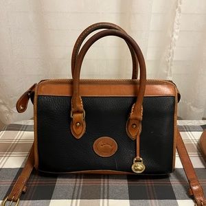 Vintage Dooney & Bourke hand bag satchel